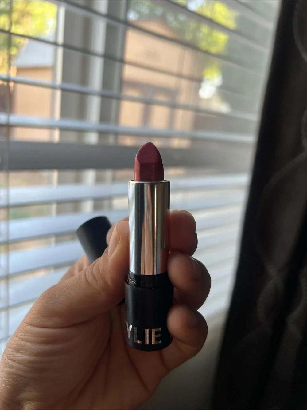Kylie Jenner flirtini Marta lipstick